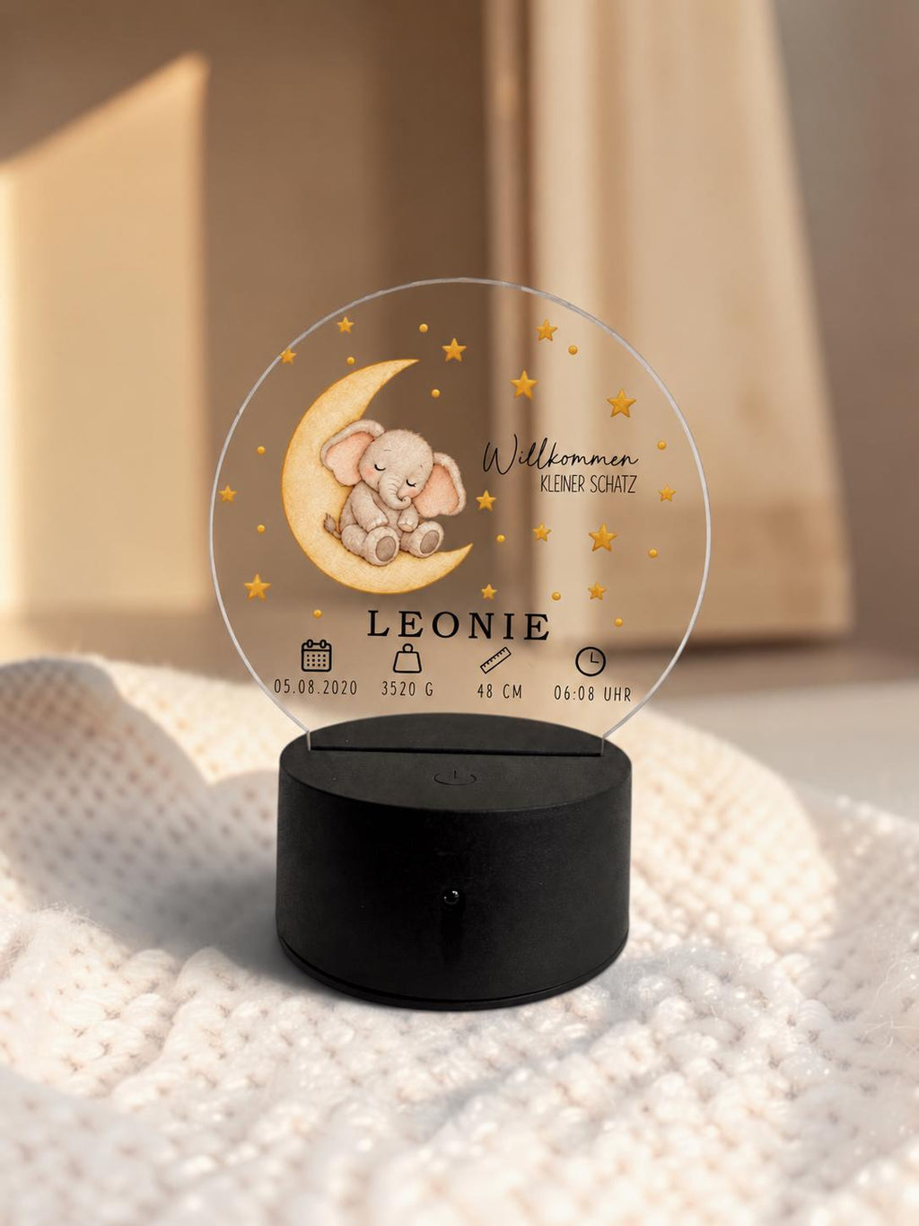 Personalisiertes LED Nachtlicht zur Geburt mit Namen und Geburtsdaten, Acryl Lampe mit Tier auf dem Mond, Babygeschenk f