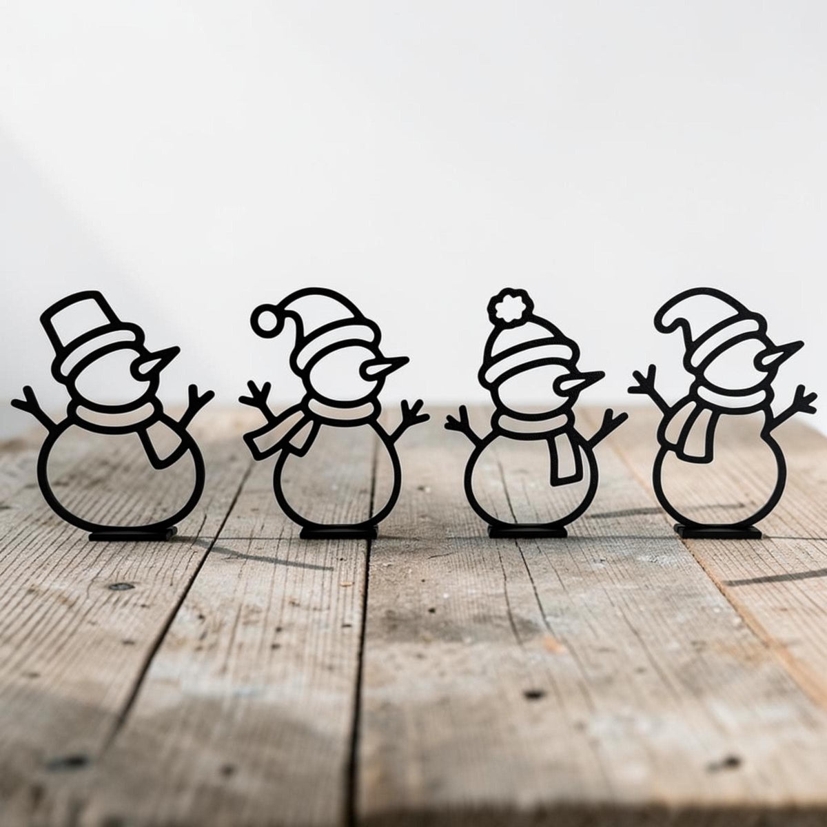Schneemann Deko 4er Set, 3D gedruckte Weihnachtsdeko, Schneemänner für Regal und Fensterbank, 13 cm